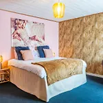 Achouffe Valley Отель Уффализ